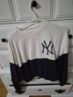 NY Yankees sweater